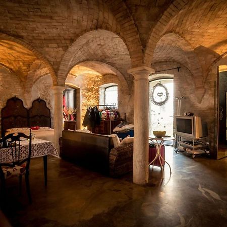 Villa Lo Scrigno Di Lara à Ceresara Extérieur photo
