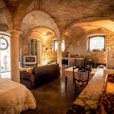 Villa Lo Scrigno Di Lara à Ceresara Extérieur photo