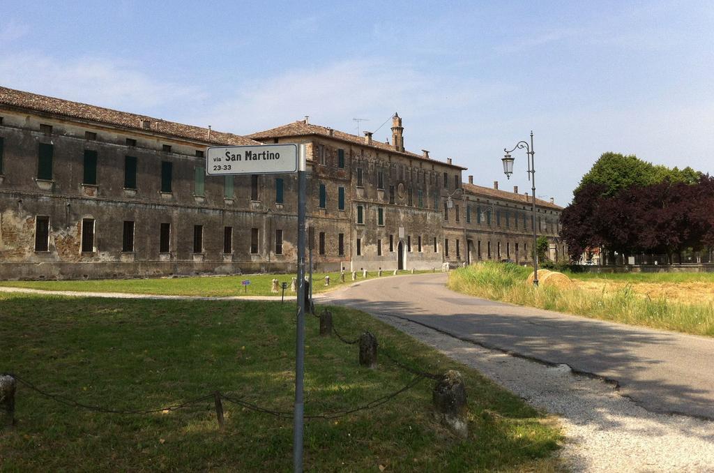 Villa Lo Scrigno Di Lara à Ceresara Extérieur photo