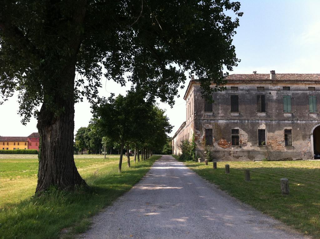 Villa Lo Scrigno Di Lara à Ceresara Extérieur photo