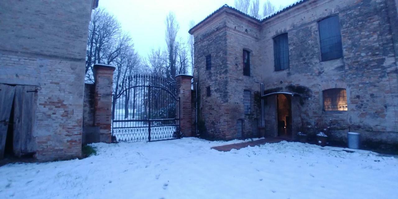 Villa Lo Scrigno Di Lara à Ceresara Extérieur photo